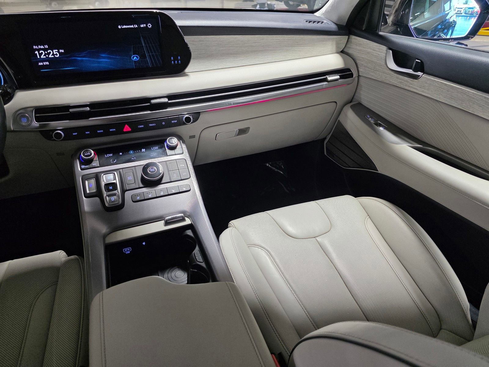 Used 2024 Hyundai Palisade Calligraphy image 18