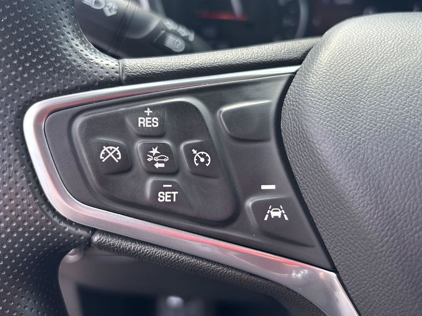 Used 2023 Chevrolet Equinox LT AWD/4WD image 21