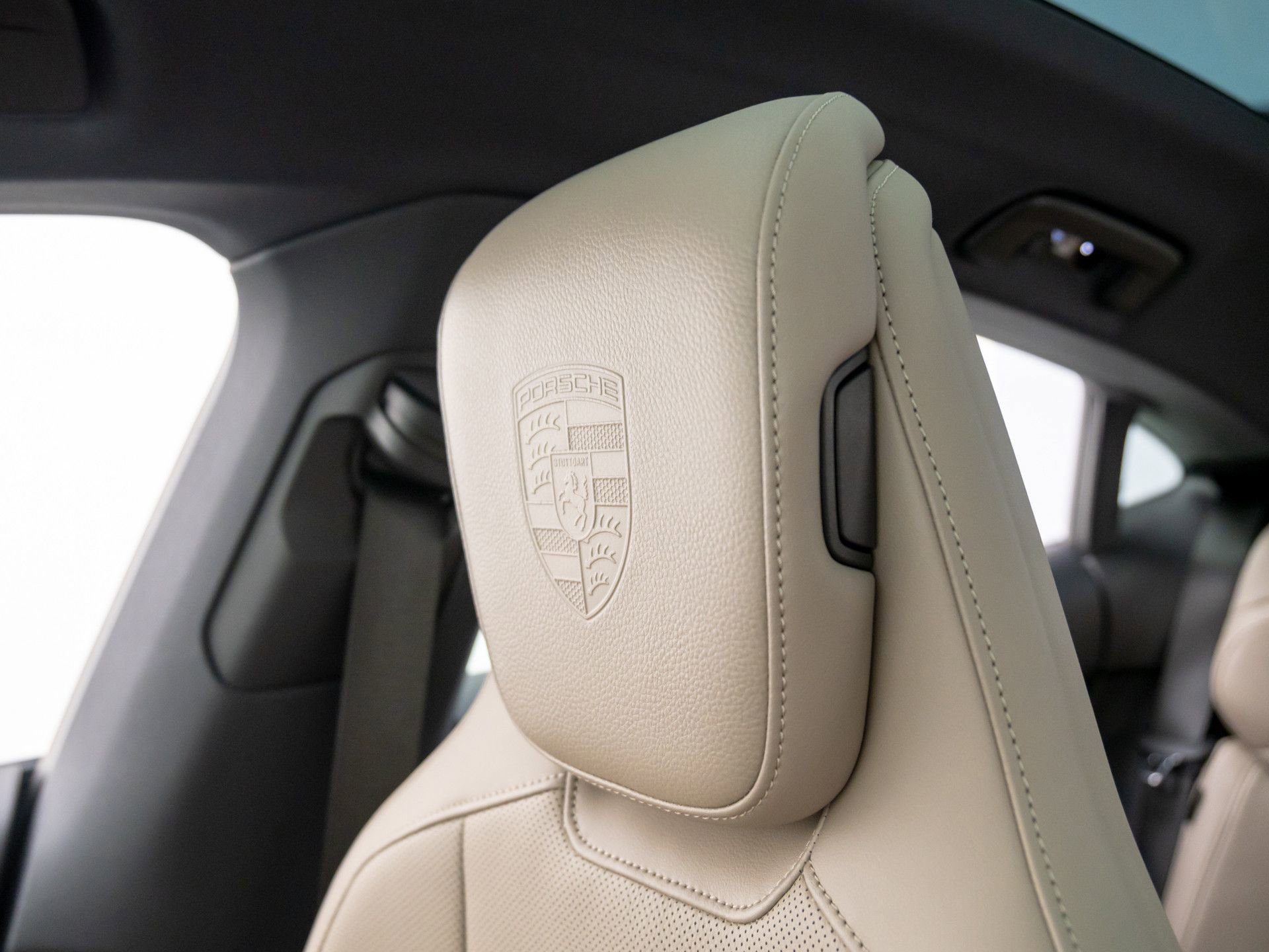 New 2025 Porsche Taycan image 31