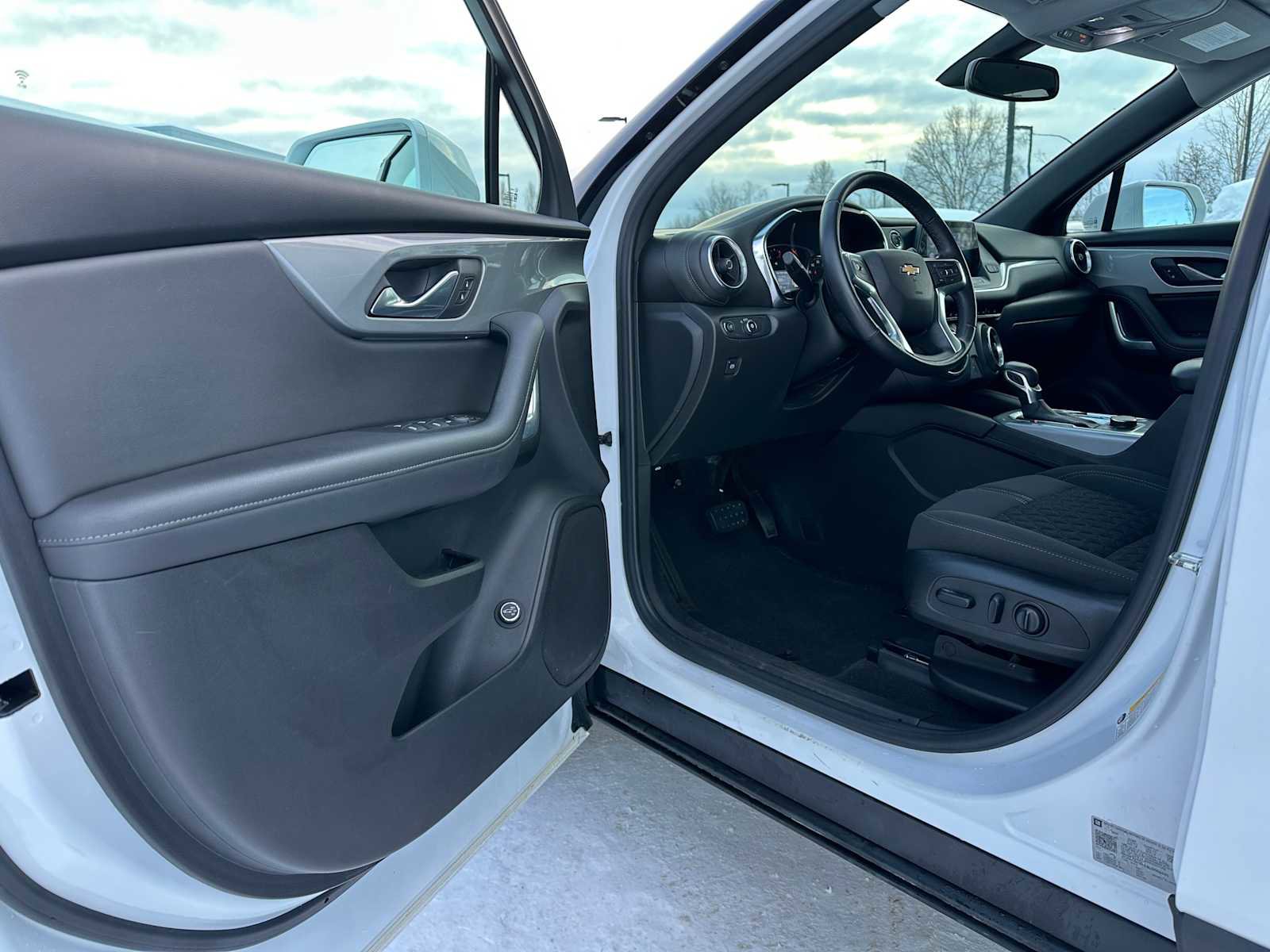 Used 2020 Chevrolet Blazer LT image 19