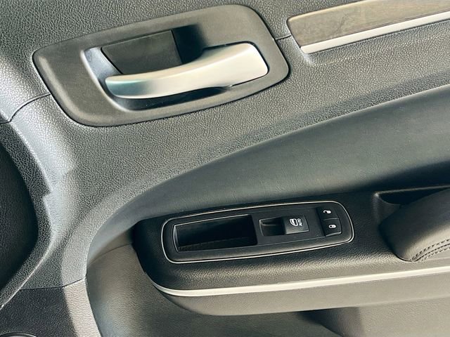 Used 2023 Chrysler 300 Touring L w/ Comfort Group image 32