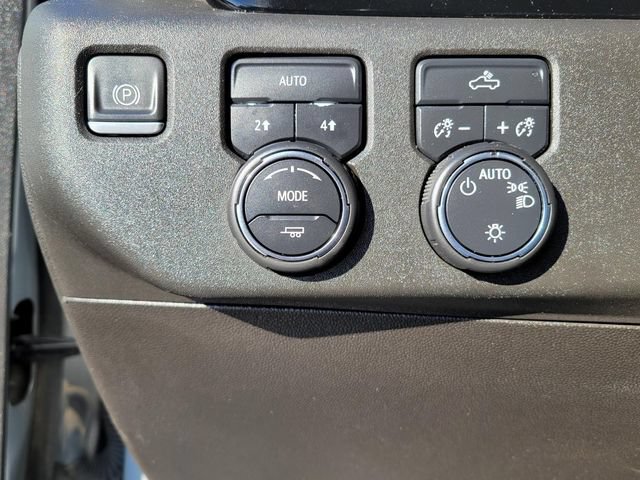 Used 2023 Chevrolet Silverado 1500 LT AWD/4WD image 10