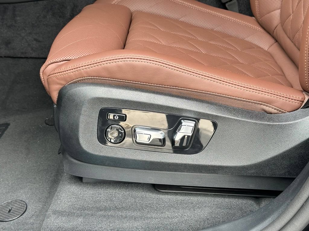 New 2026 BMW X5 xDrive40i w/ M Sport Package AWD/4WD image 12