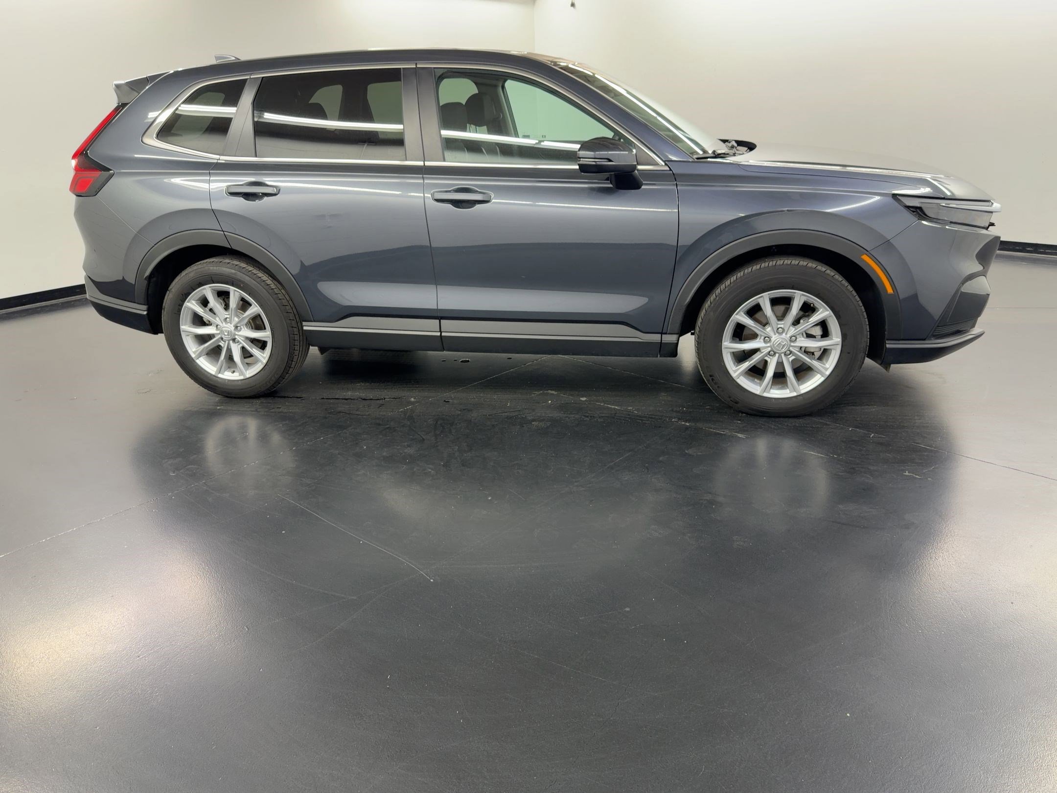 Used 2025 Honda CR-V EX image 8