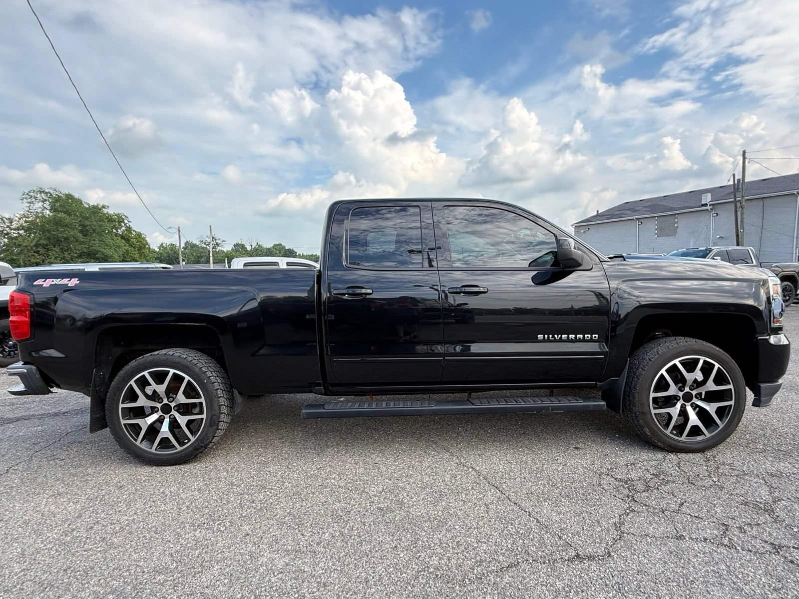 Used 2018 Chevrolet Silverado 1500 LT AWD/4WD image 8