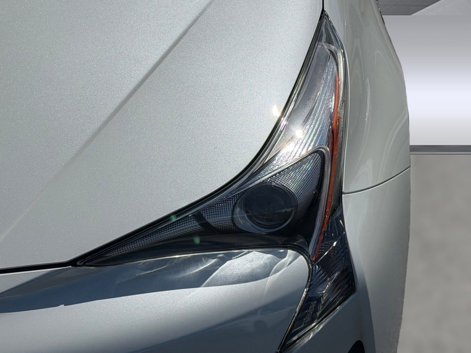 Used 2017 Toyota Prius Three image 11