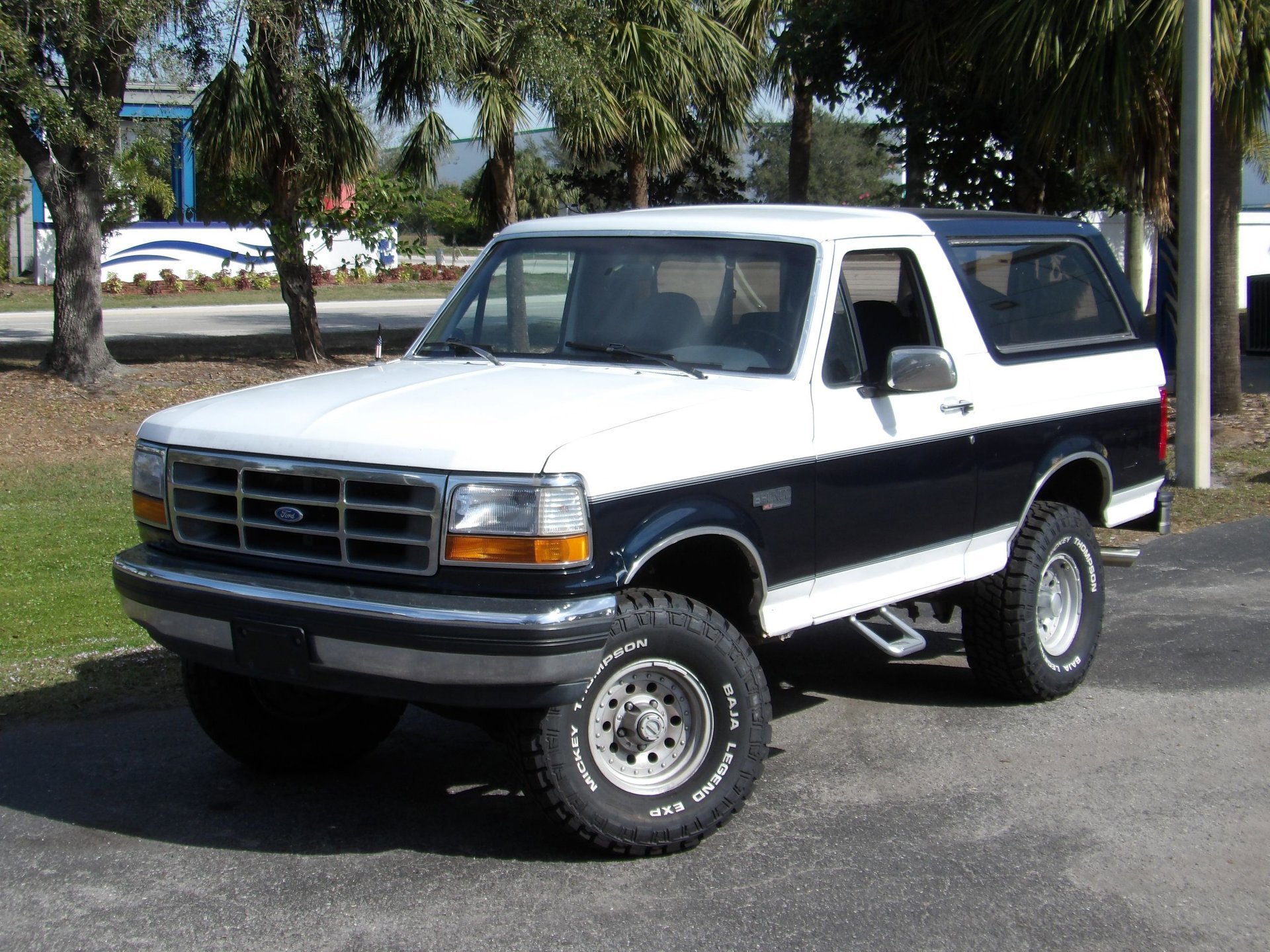 Used 1992 Ford Bronco image 9