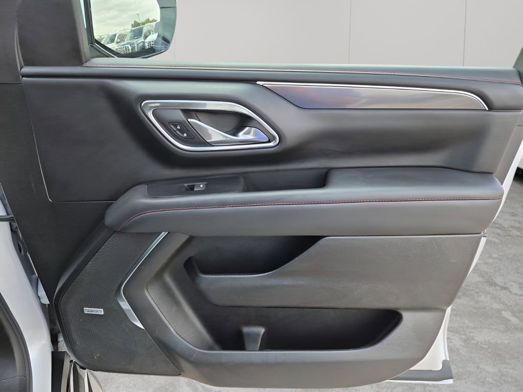 Used 2023 Chevrolet Suburban RST w/ Luxury Package image 13