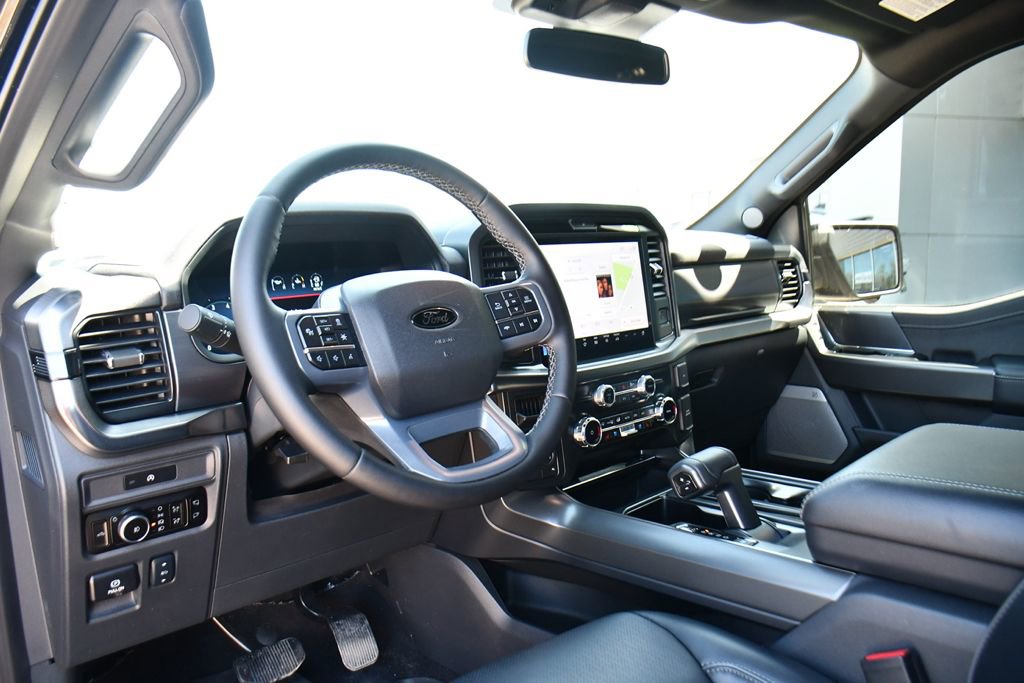 Used 2025 Ford F150 Lariat AWD/4WD image 11