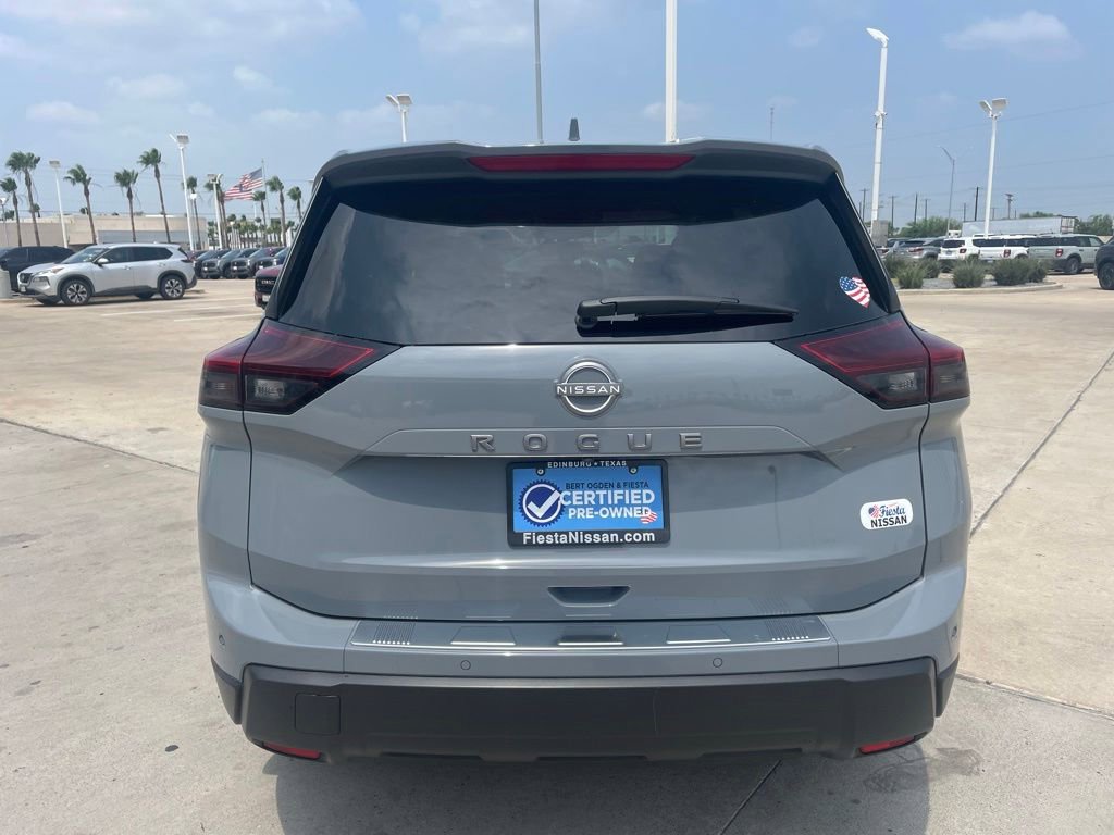 Used 2026 Nissan Rogue SV FWD image 4