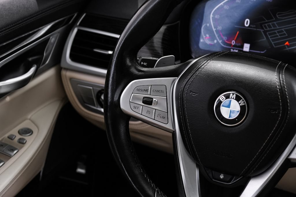 Used 2020 BMW 740i w/ Premium Package RWD image 14