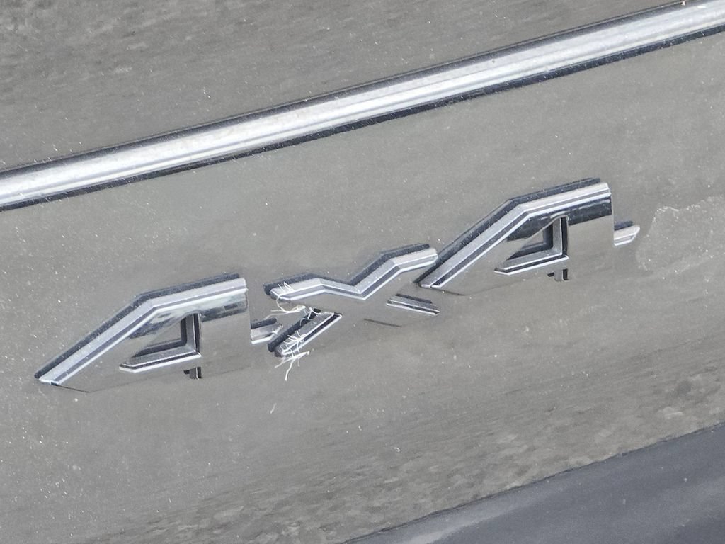 Used 2023 Jeep Grand Cherokee Altitude AWD/4WD image 4