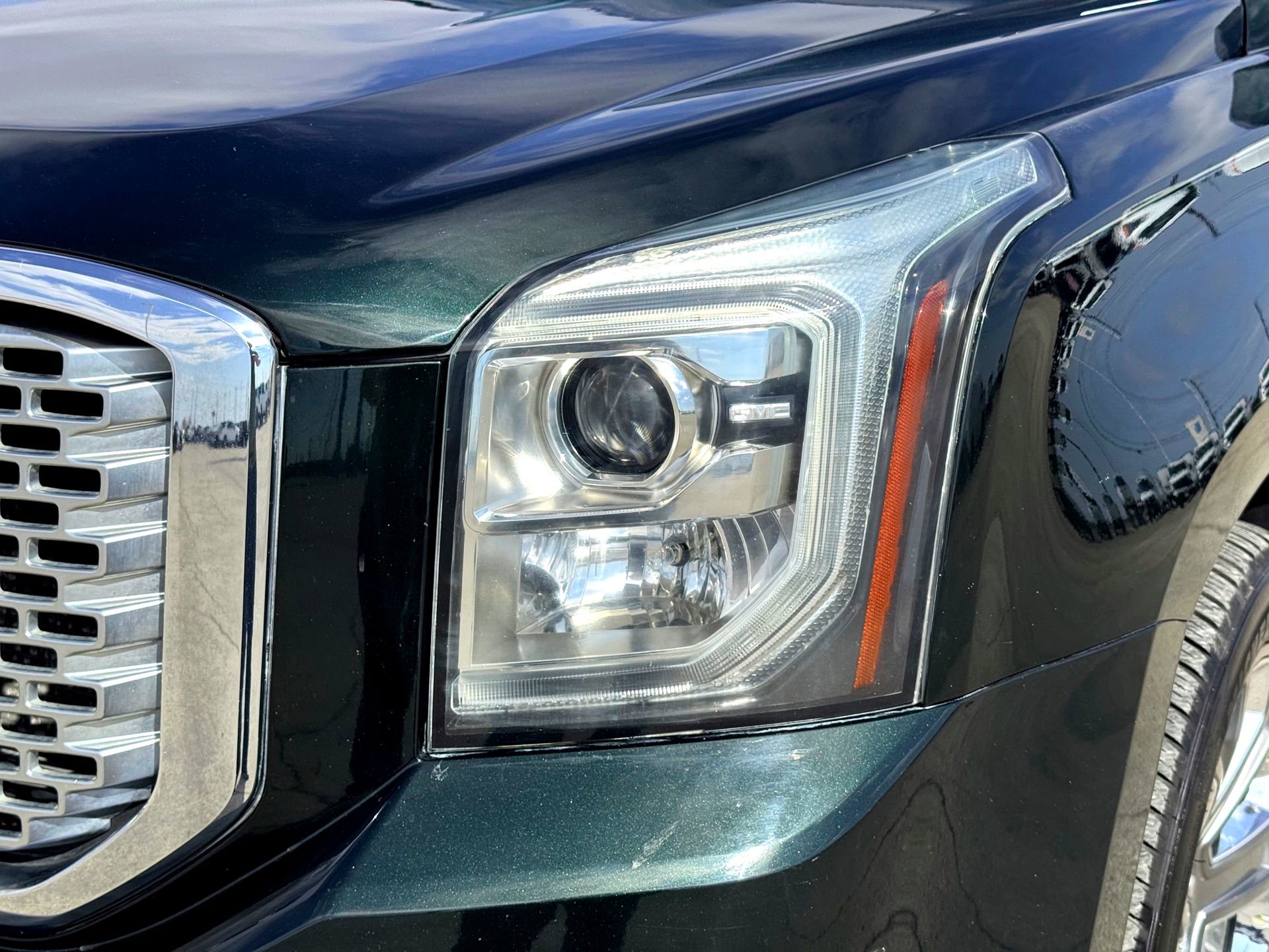 Used 2016 GMC Yukon Denali w/ Open Road Package image 3