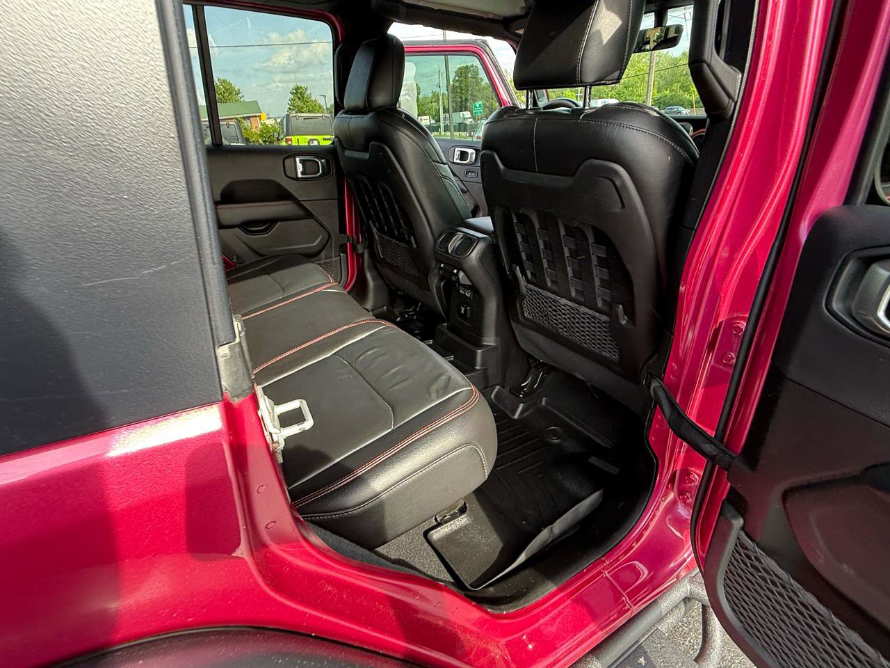 Used 2022 Jeep Wrangler Unlimited Rubicon w/ Xtreme Recon 35" Tire Package AWD/4WD image 36