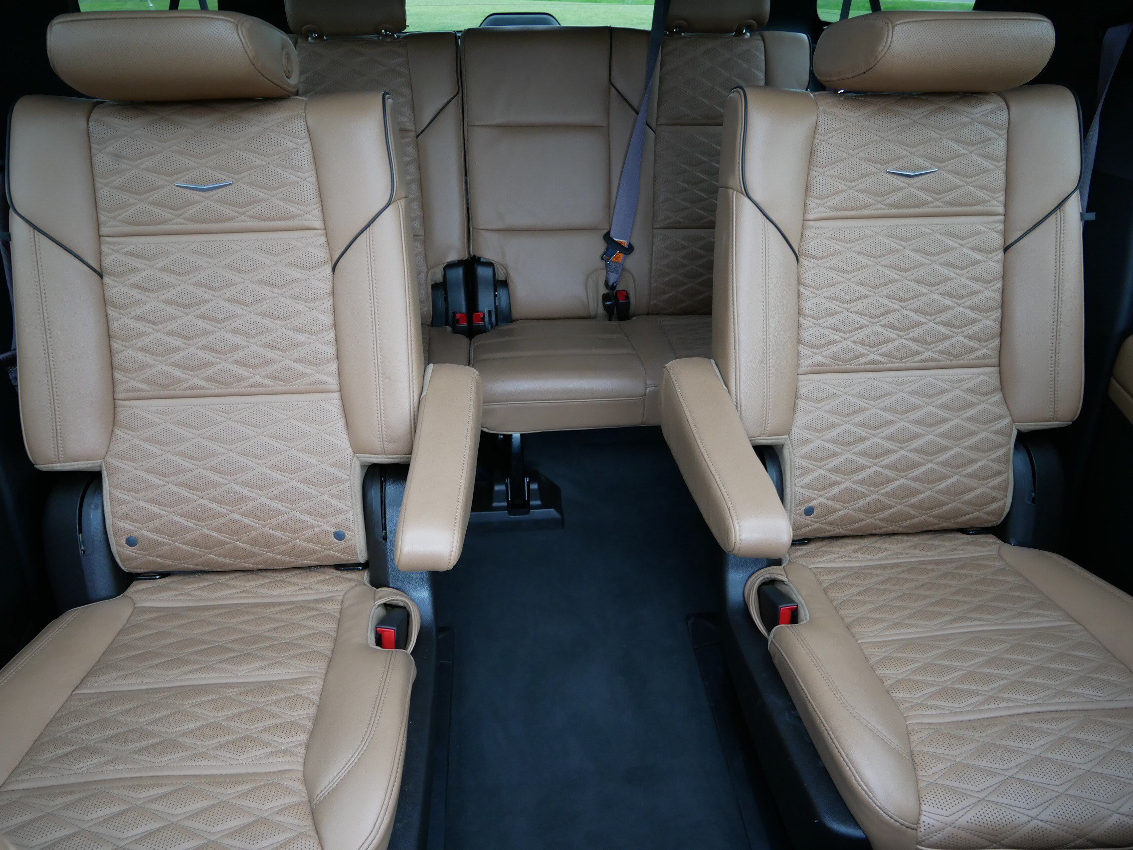 Certified 2022 Cadillac Escalade ESV Sport w/ Touring Package AWD/4WD image 13