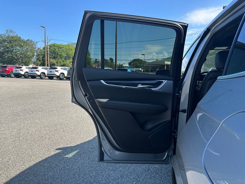 Certified 2024 Cadillac XT6 Premium Luxury image 12