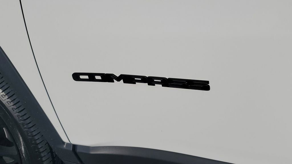 New 2026 Jeep Compass Latitude image 8