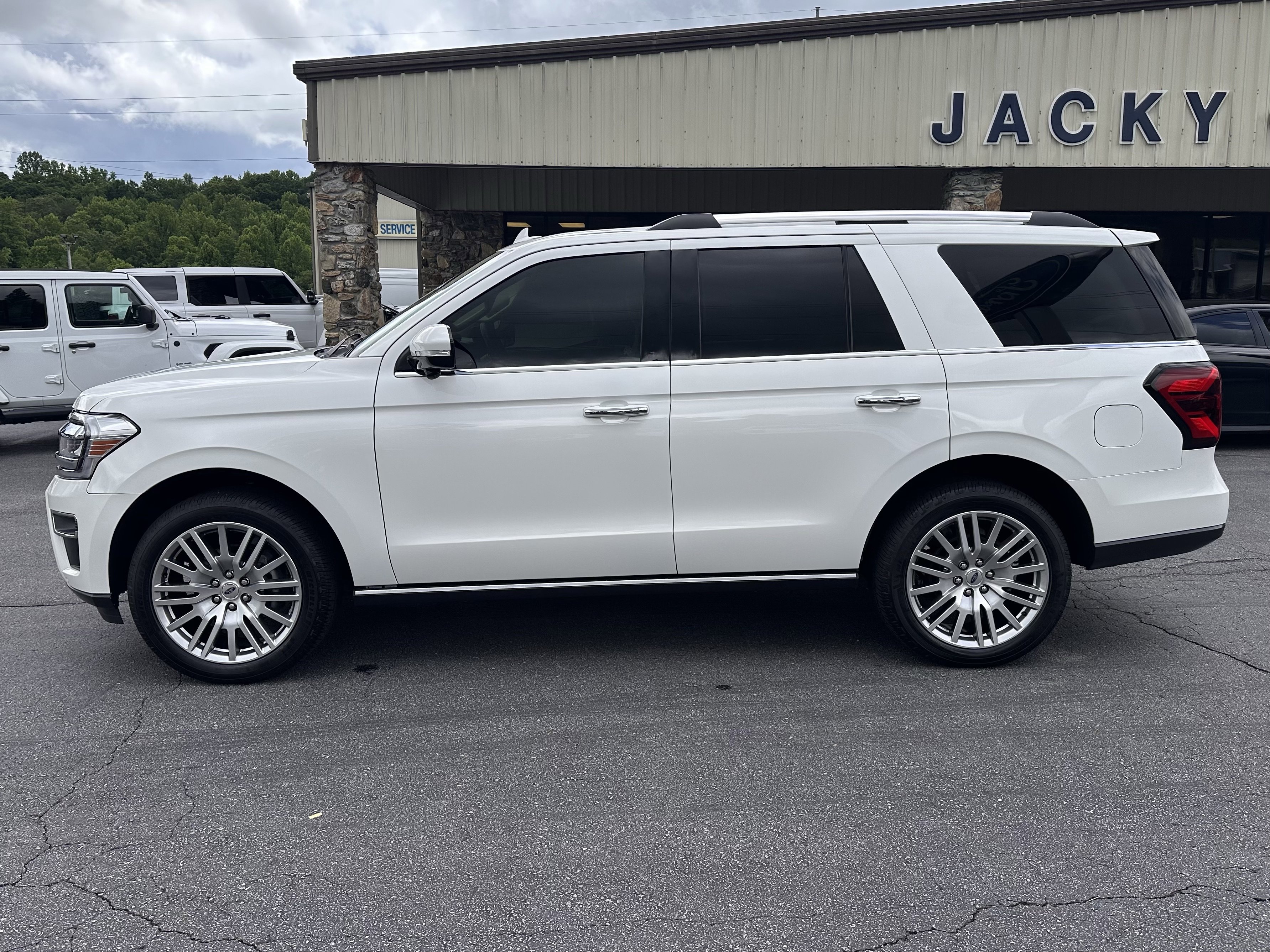 Used 2024 Ford Expedition Limited