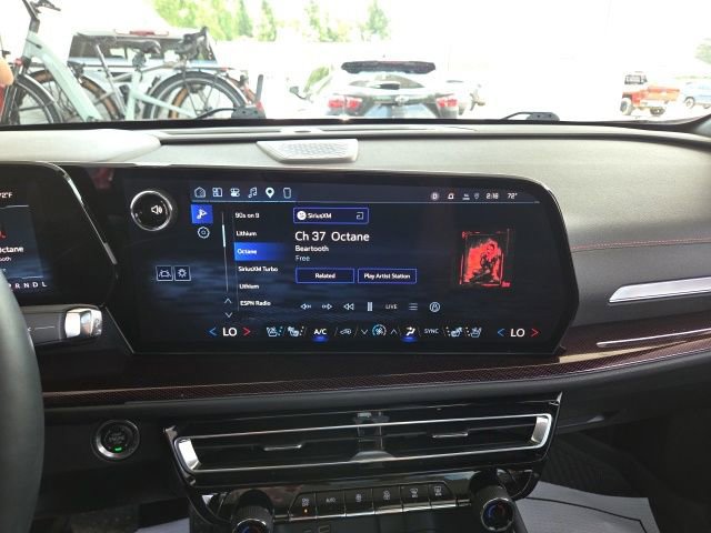 Used 2026 Chevrolet Traverse RS AWD/4WD image 64