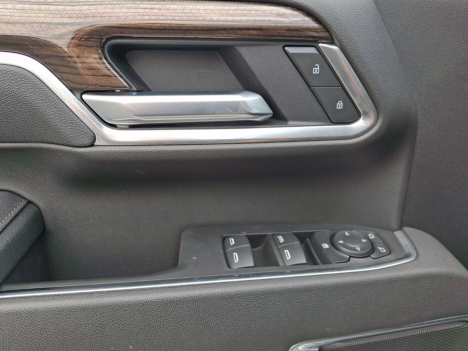 Certified 2025 Chevrolet Silverado 2500 LT w/ Convenience Package image 12