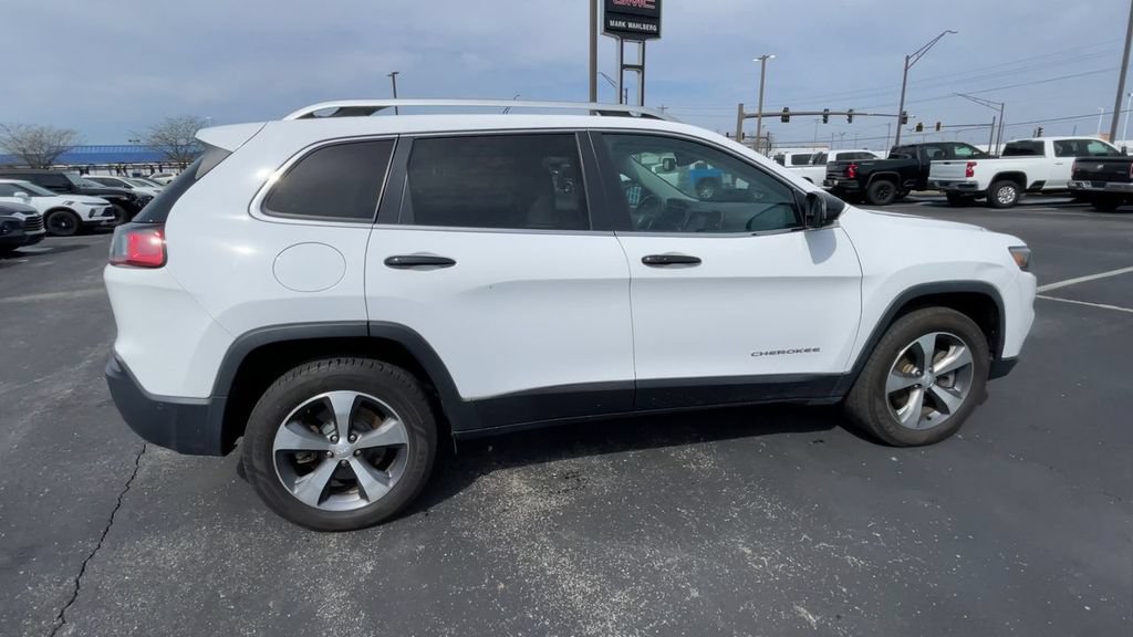 Used 2020 Jeep Cherokee Limited w/ Technology Group AWD/4WD image 2