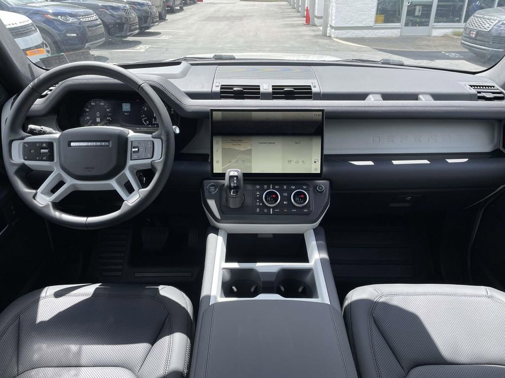 New 2026 Land Rover Defender 130 X-Dynamic SE AWD/4WD image 24