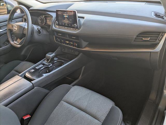 Used 2025 Nissan Rogue SV image 21