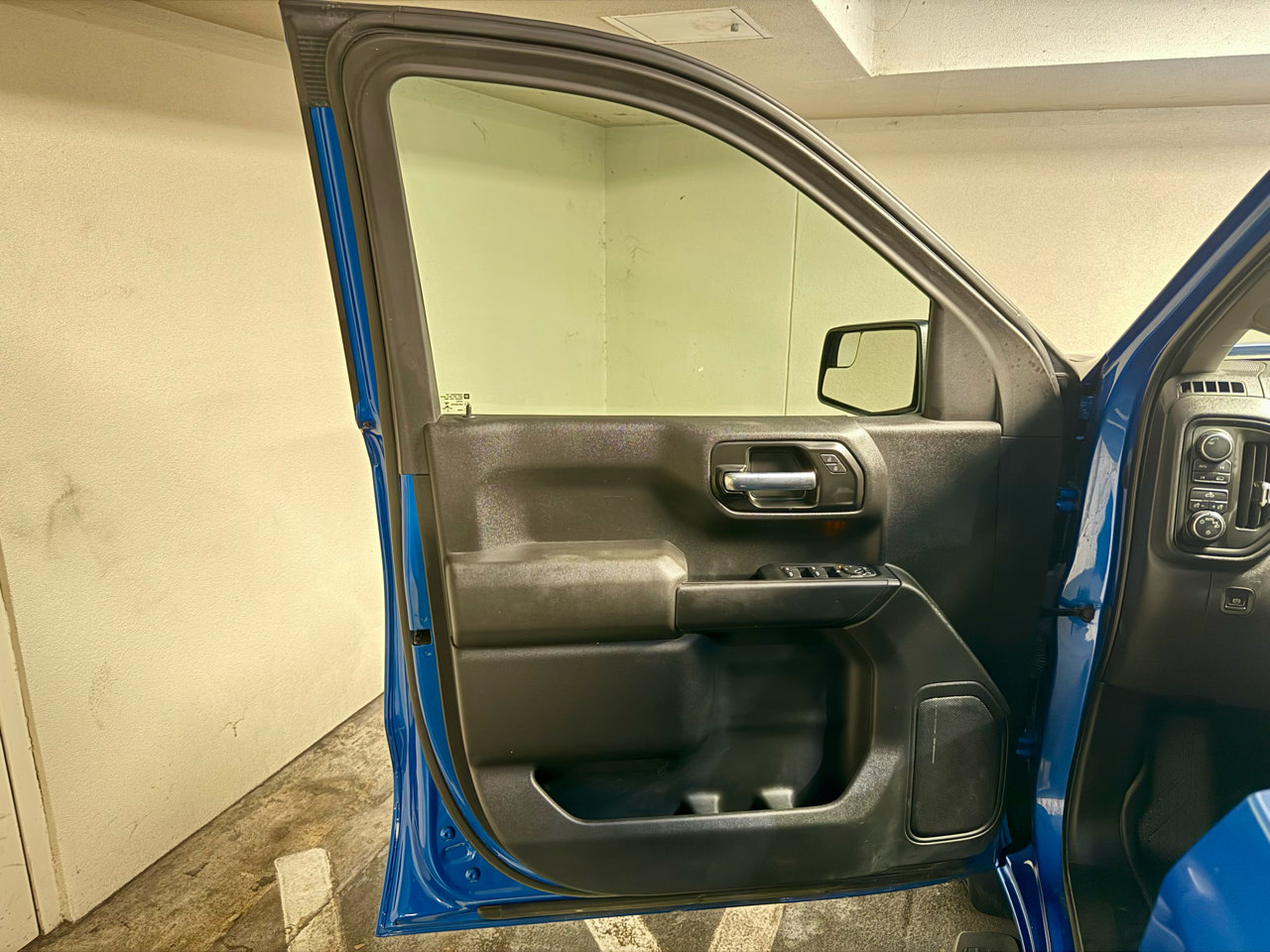 Used 2022 Chevrolet Silverado 1500 Custom image 14
