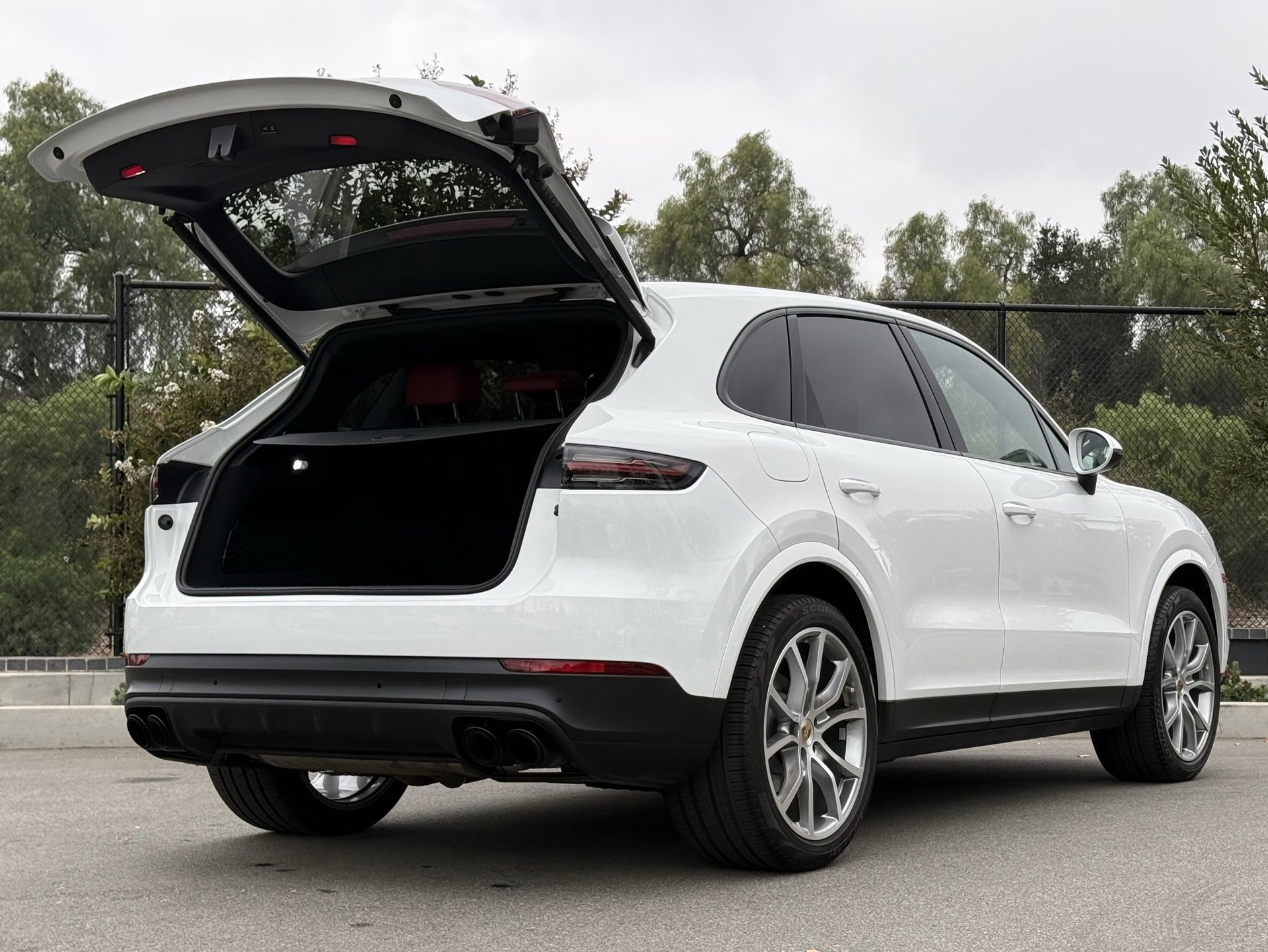 Used 2023 Porsche Cayenne image 32