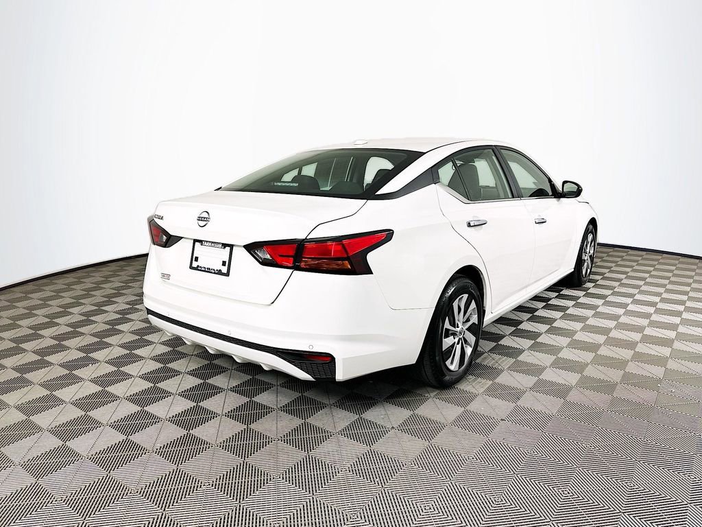 Certified 2025 Nissan Altima 2.5 S FWD image 11