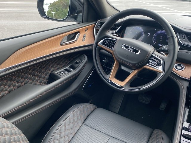 New 2025 Jeep Grand Cherokee L Summit image 37