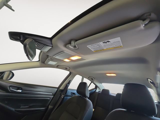 Used 2024 Nissan Altima 2.5 SV FWD image 12