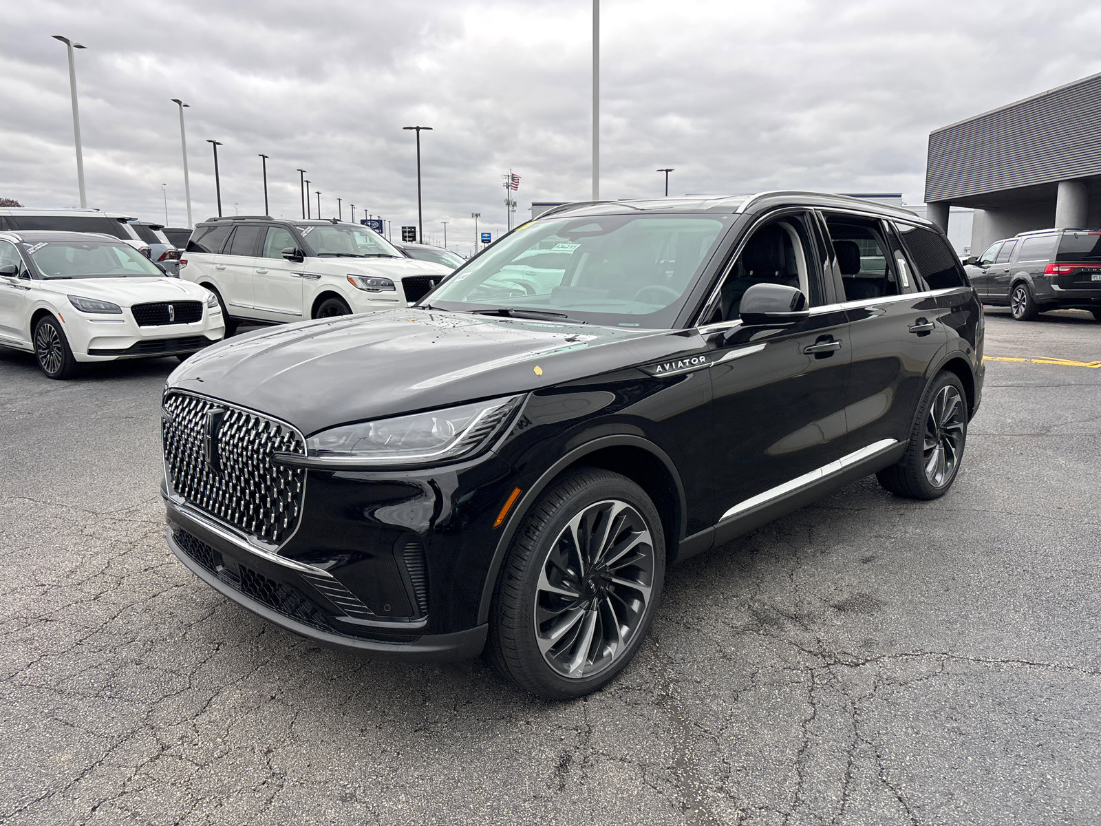 New 2026 Lincoln Aviator Reserve w/ Illumination Package image 3