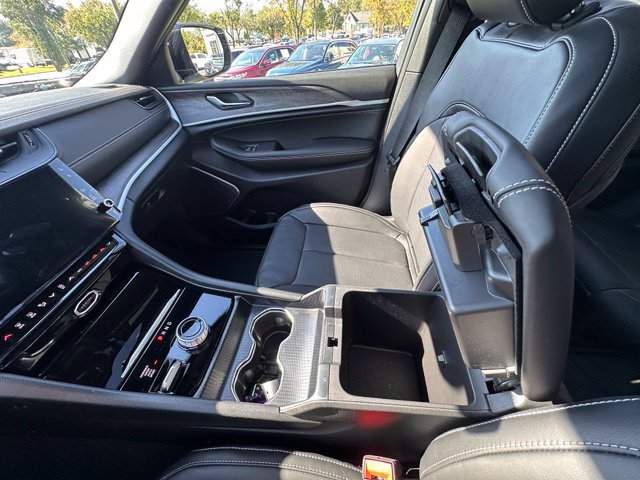 New 2027 Jeep Grand Cherokee L Limited AWD/4WD image 24