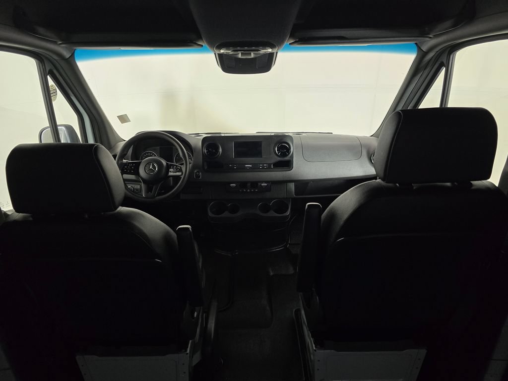 Used 2021 Mercedes-Benz Sprinter 2500 image 18
