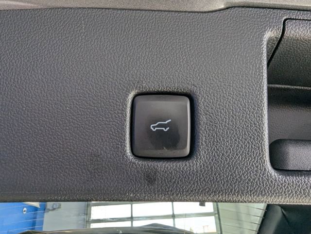 Used 2023 Ford Escape ST-Line AWD/4WD image 9