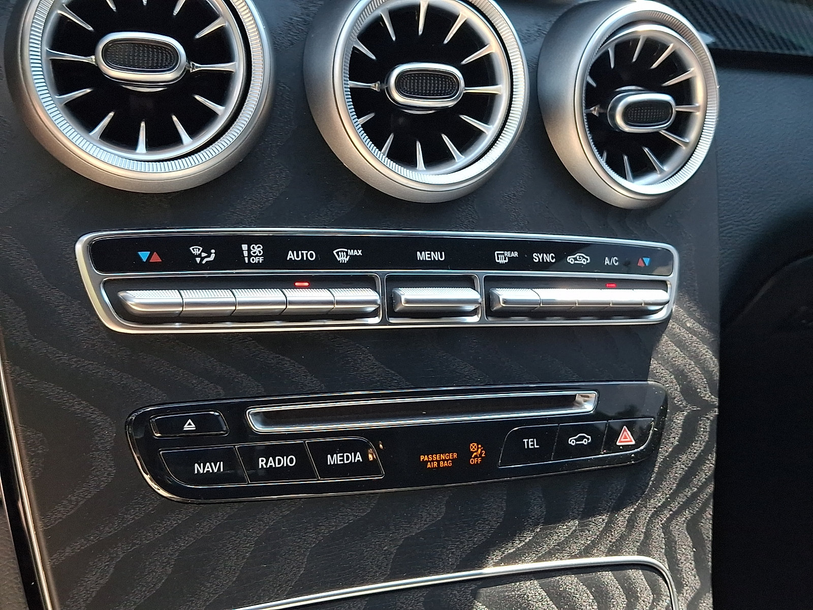 Used 2018 Mercedes-Benz GLC 300 4MATIC image 15