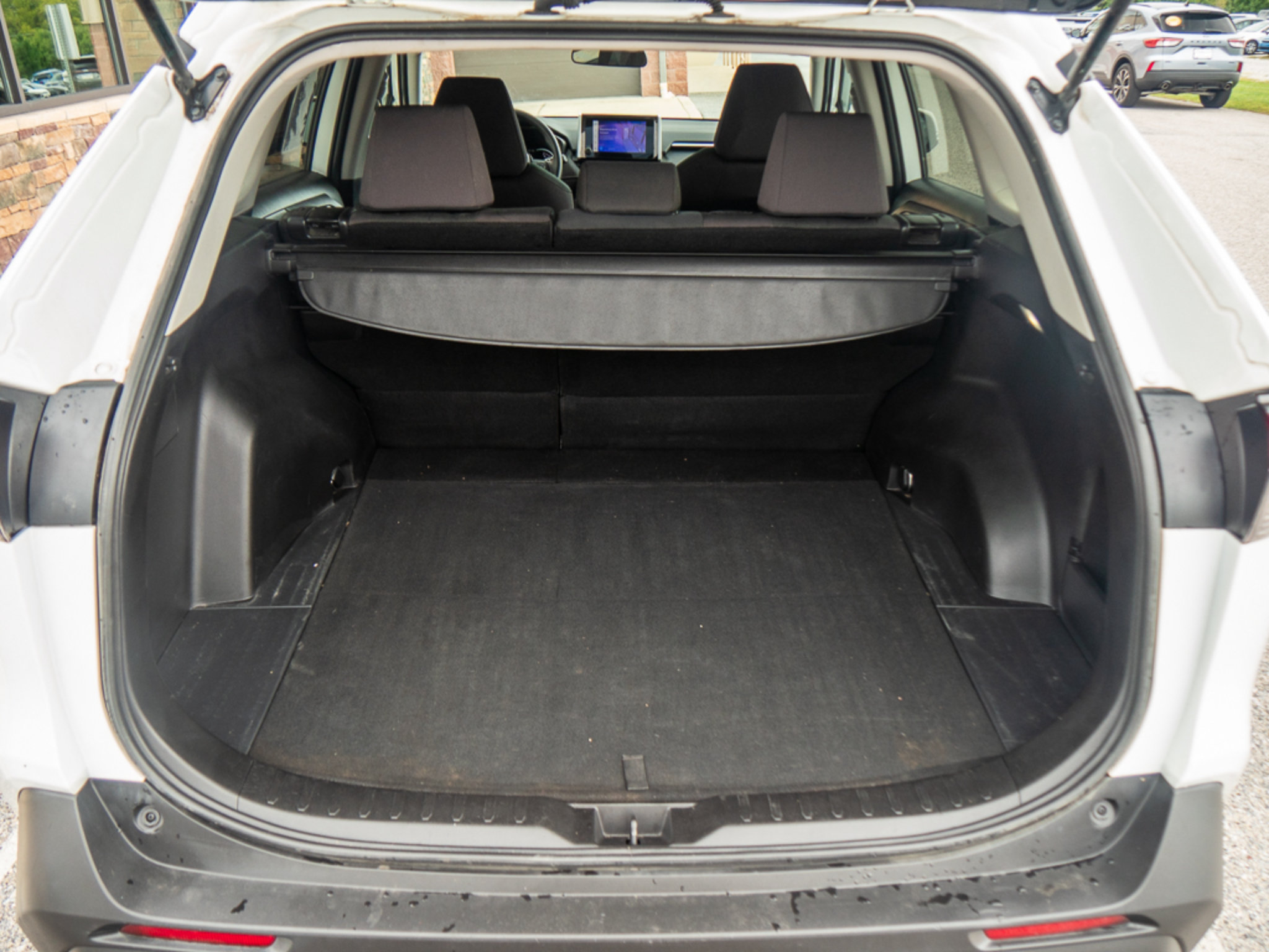 Used 2023 Toyota RAV4 XLE AWD/4WD image 28