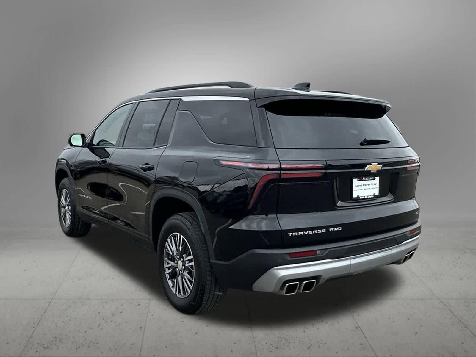 Used 2024 Chevrolet Traverse LT AWD/4WD image 4