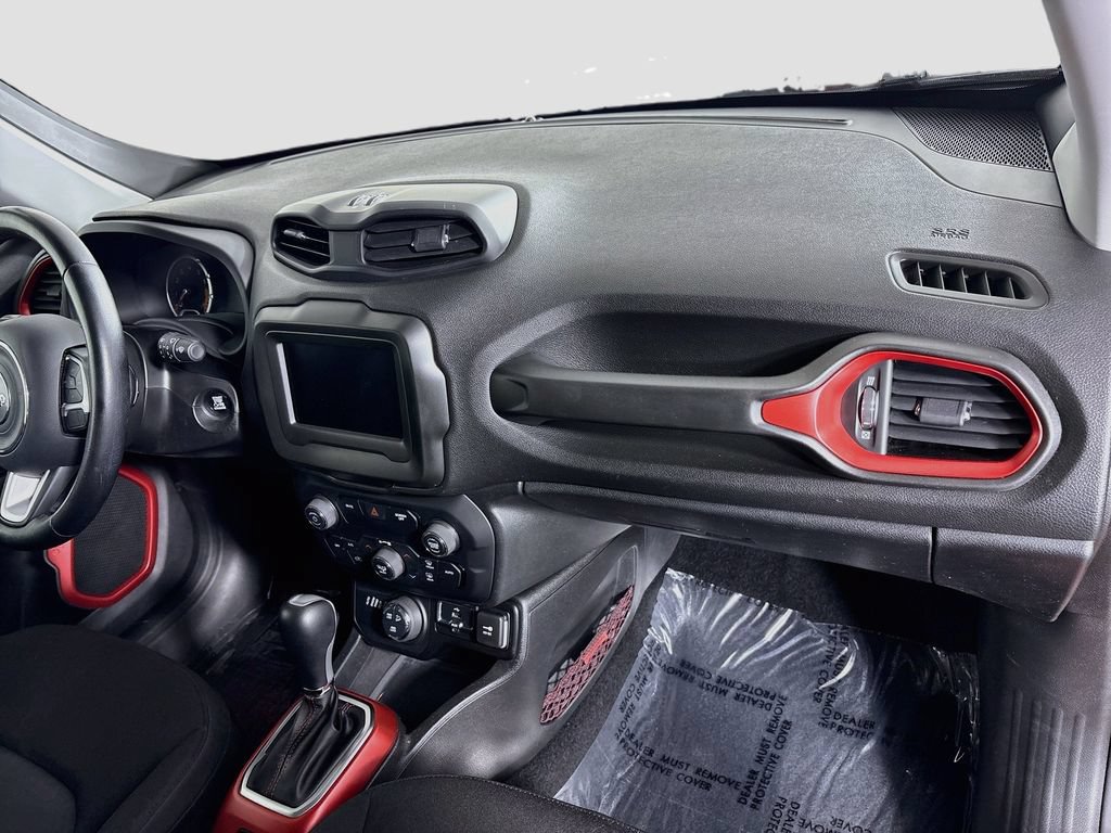 Used 2018 Jeep Renegade Trailhawk AWD/4WD image 27