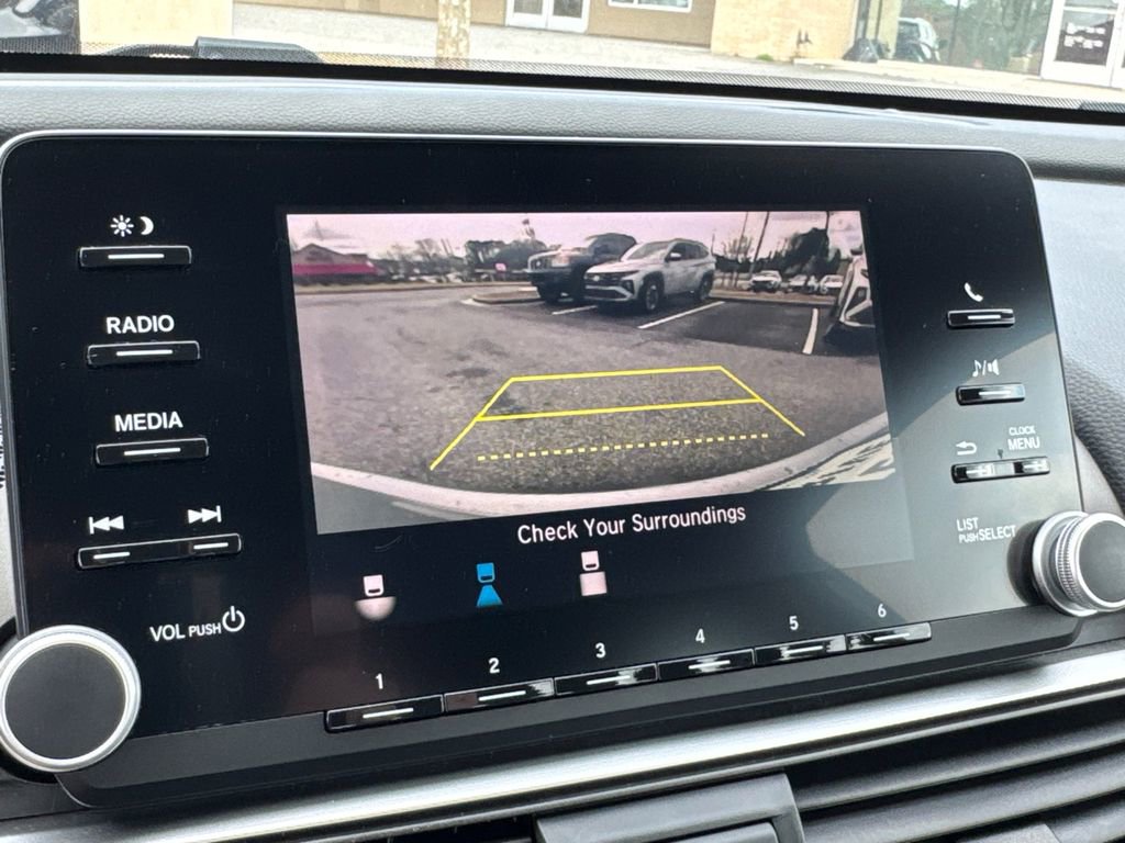 Used 2018 Honda Accord LX image 23