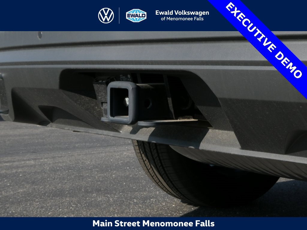 Certified 2025 Volkswagen Atlas SE image 28