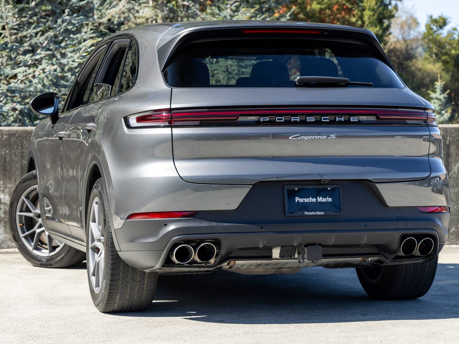 Certified 2024 Porsche Cayenne S AWD/4WD image 3