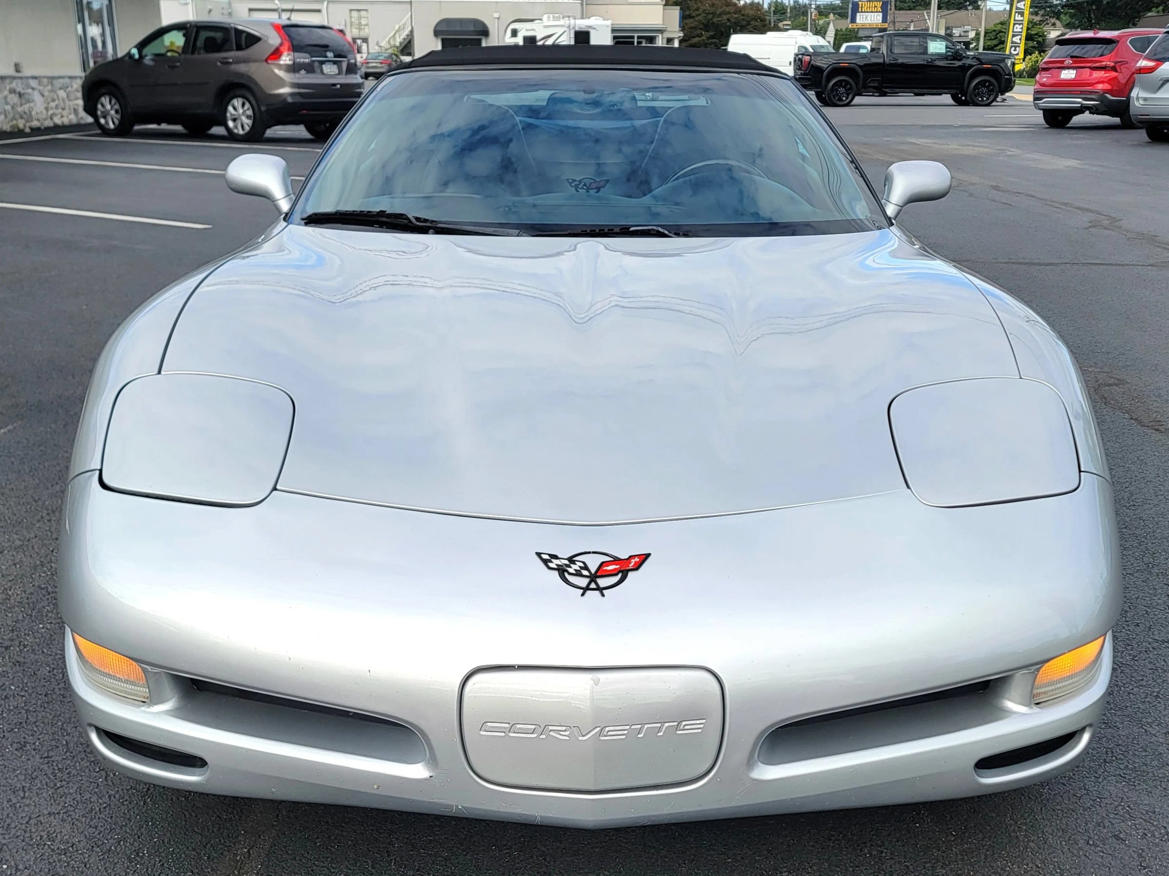 Used 2001 Chevrolet Corvette Convertible w/ Preferred Equipment Group1 RWD image 2