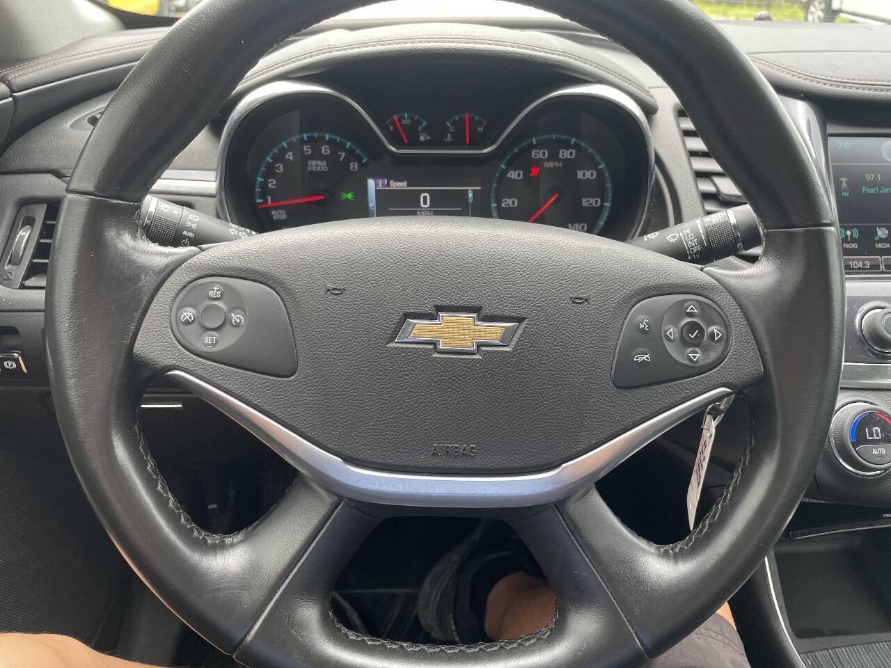 Used 2016 Chevrolet Impala LT w/ Convenience Package FWD image 17