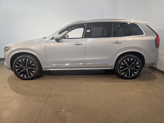 Used 2025 Volvo XC90 B6 Plus image 3