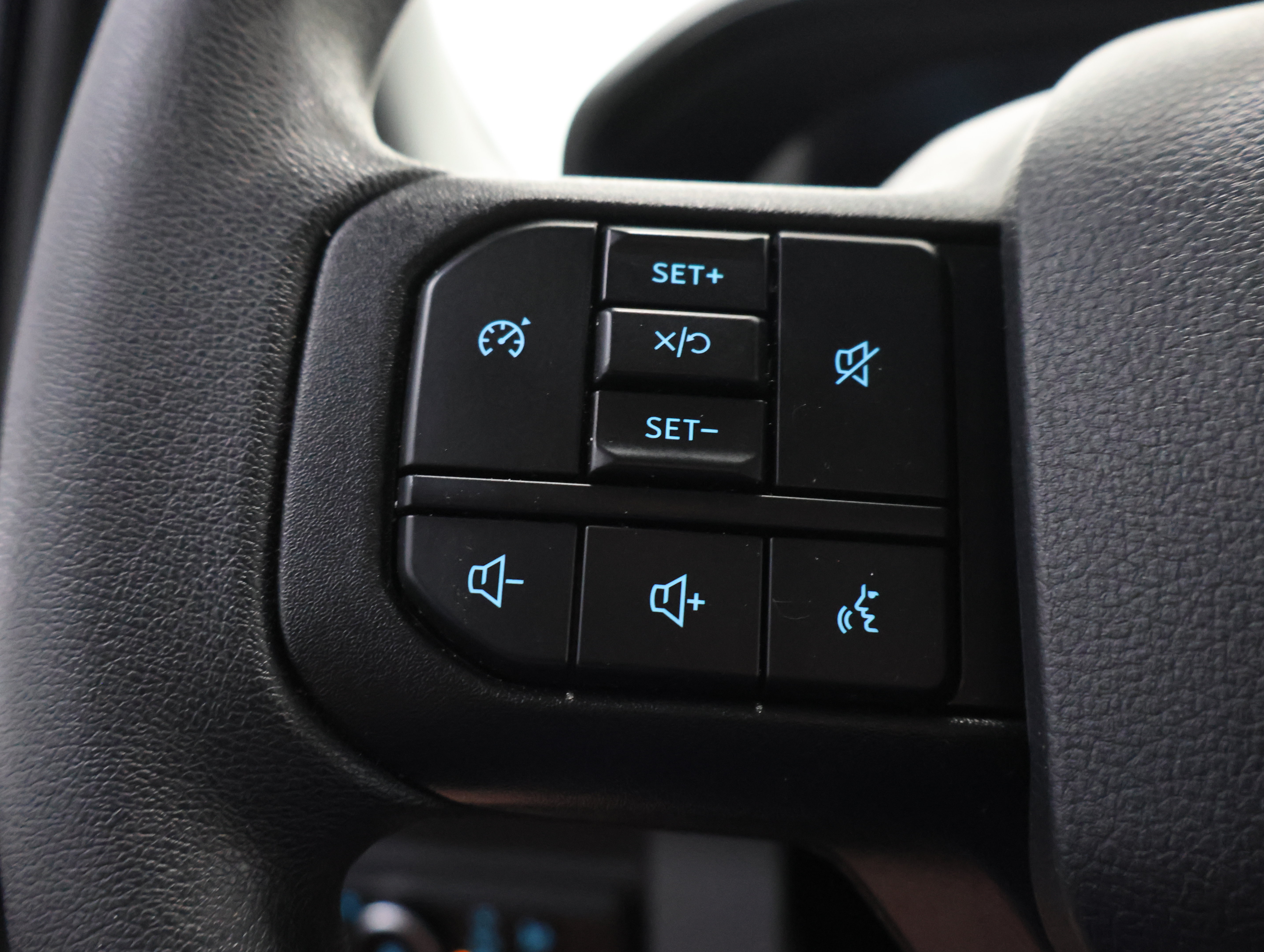 Used 2025 Ford F350 XL w/ XL Driver Assist Package AWD/4WD image 15