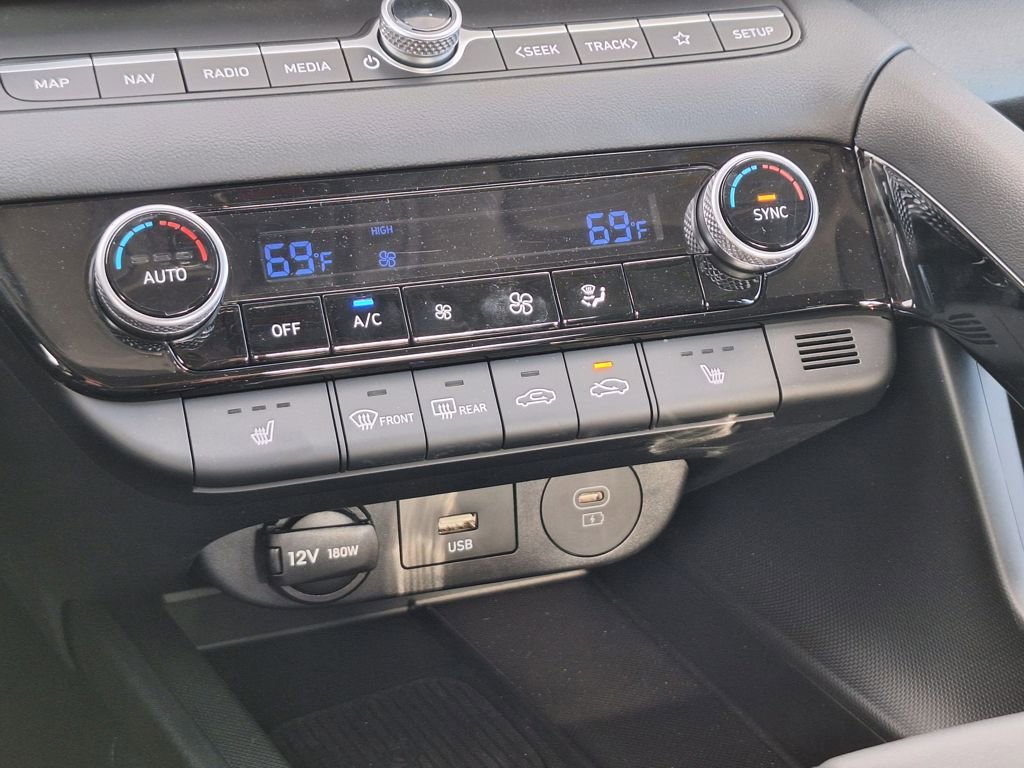 Used 2024 Hyundai Elantra SEL w/ Convenience Package image 20
