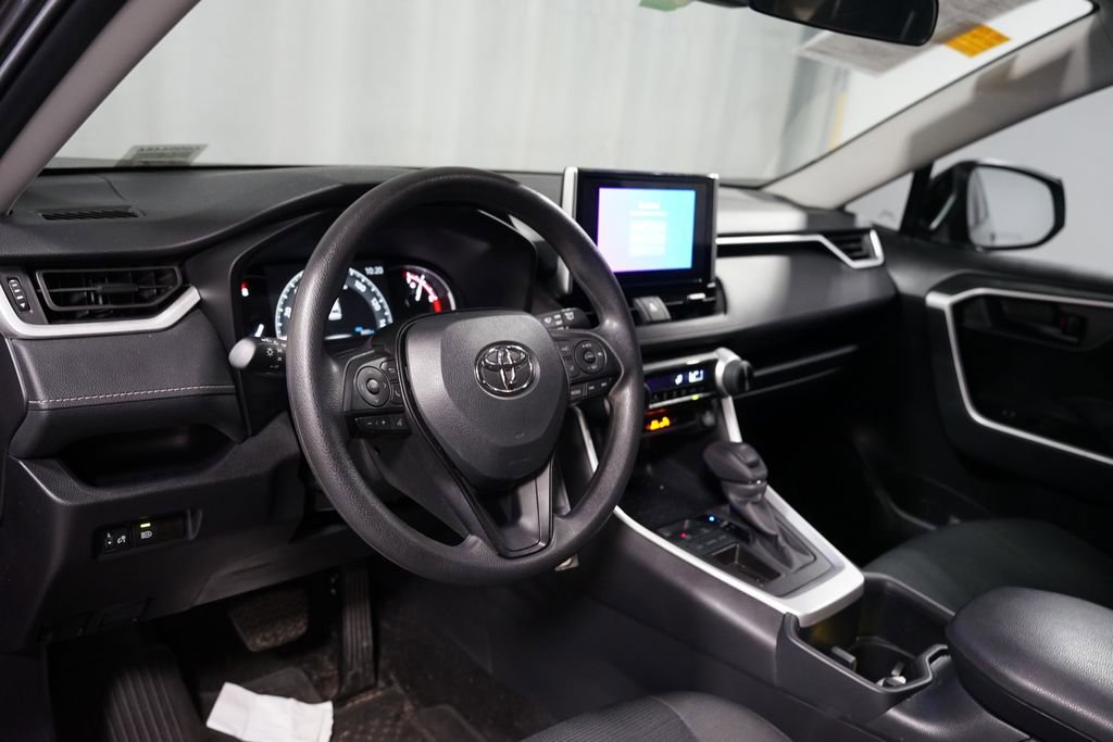Used 2025 Toyota RAV4 LE image 7