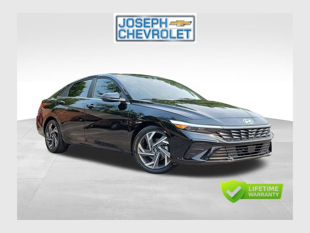 Used 2025 Hyundai Elantra Limited